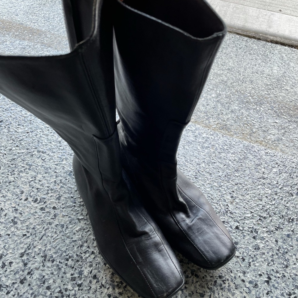 Authentic Prada boots (5.5)